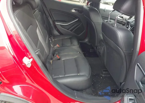 2015 Mercedes-Benz Gla 250 4Matic z USA, uszkodzony, nr VIN WDCTG4GB3FJ121223